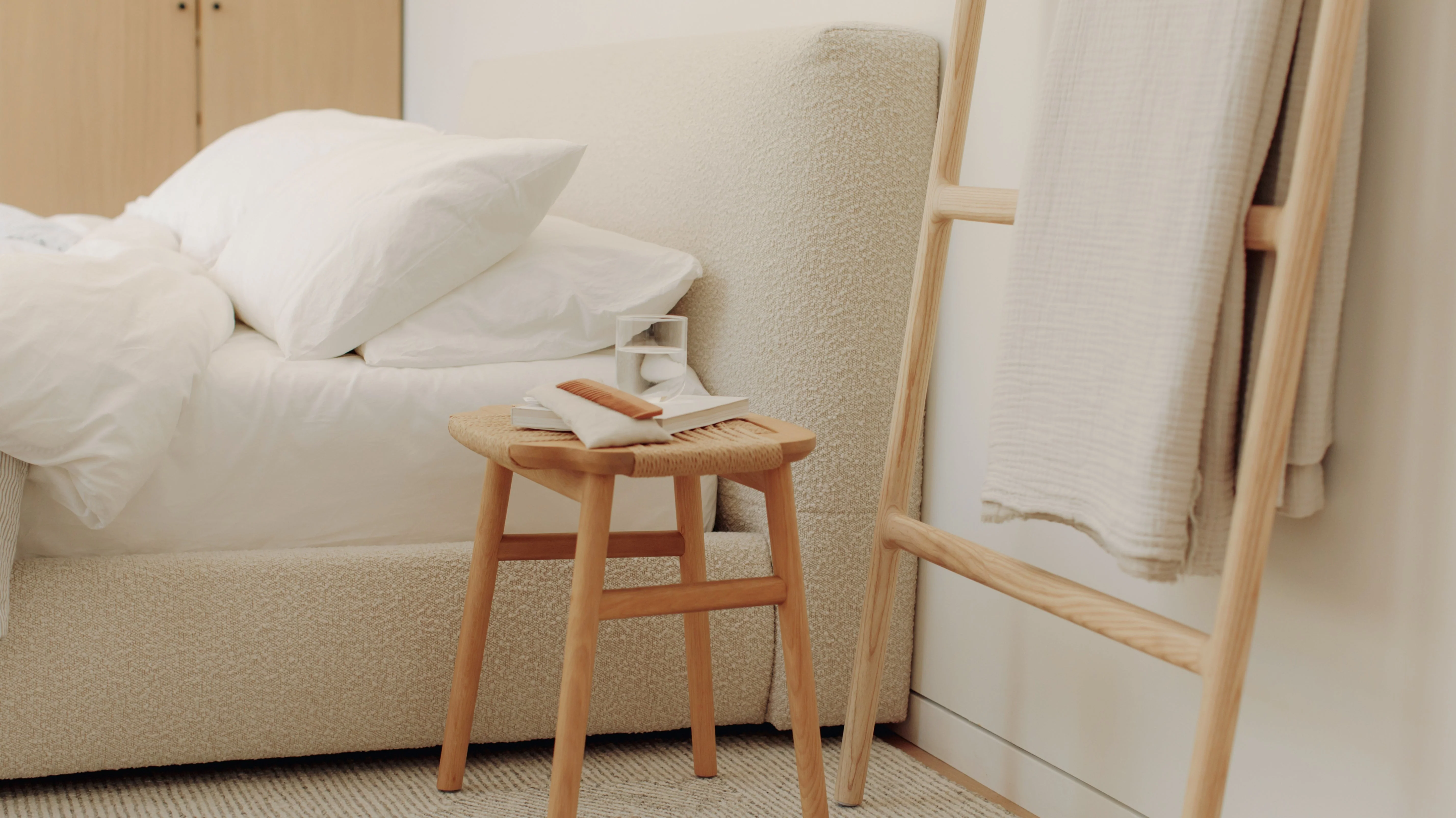 Dream Storage Bed, Queen, Cream Boucle - Image 10