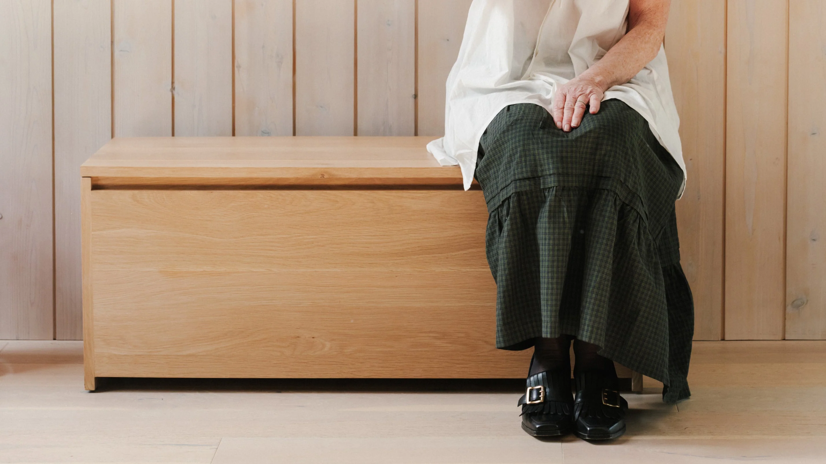 Everyday Storage Bench, Oak - Image 11