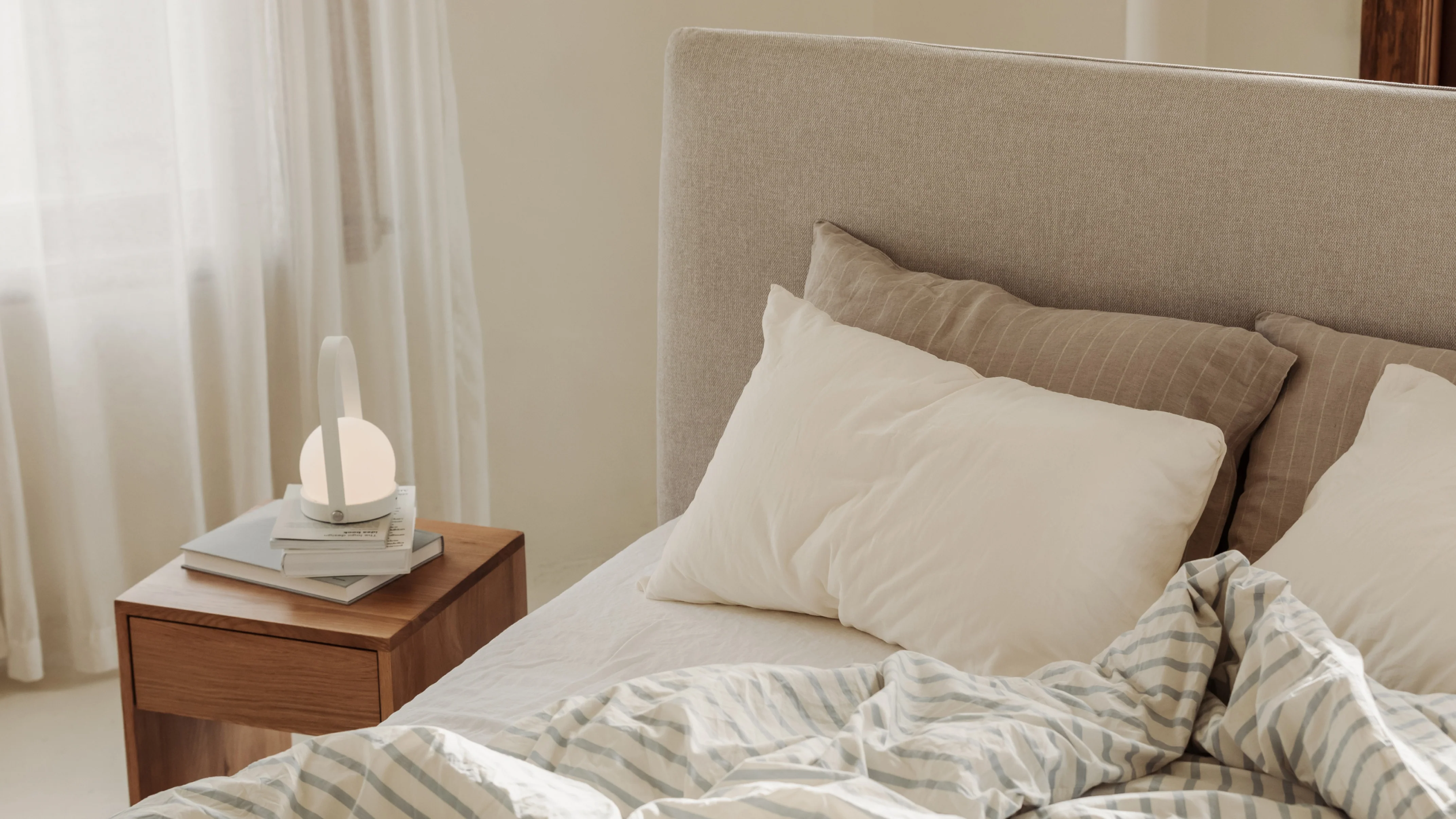 Wave Storage Bed, Queen, Latte - Image 4